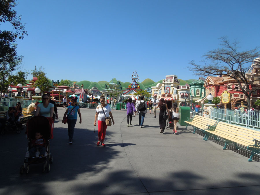 Disneyland Mickey's Toon Town Plaza